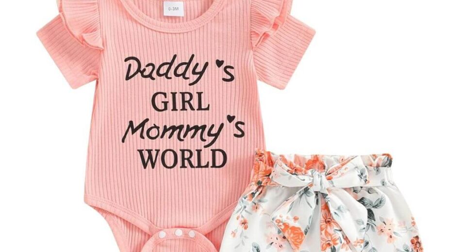 How to Choose Stylish Baby Outfits