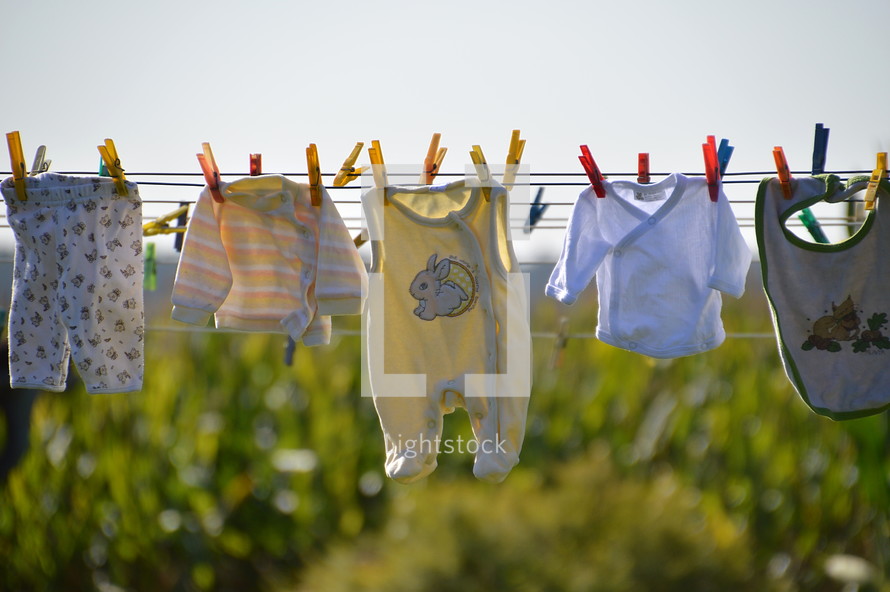 How to Dry Baby Clothes