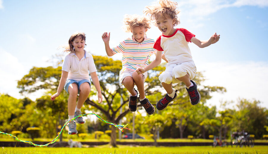 How to Choose Dress Kids for a Weekend Getaway