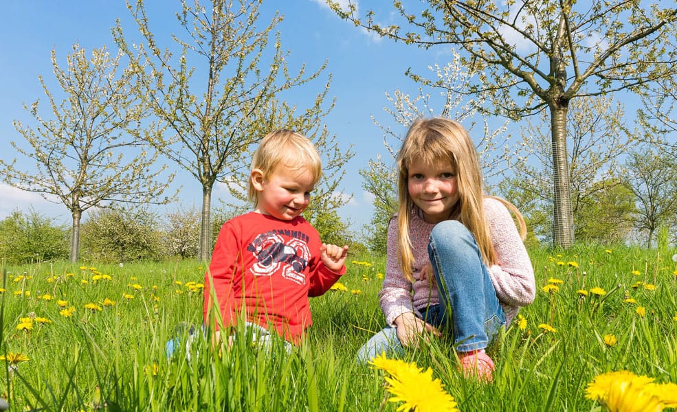 How to Dress Kids for Spring Outings: Chic & Comfy Tips!