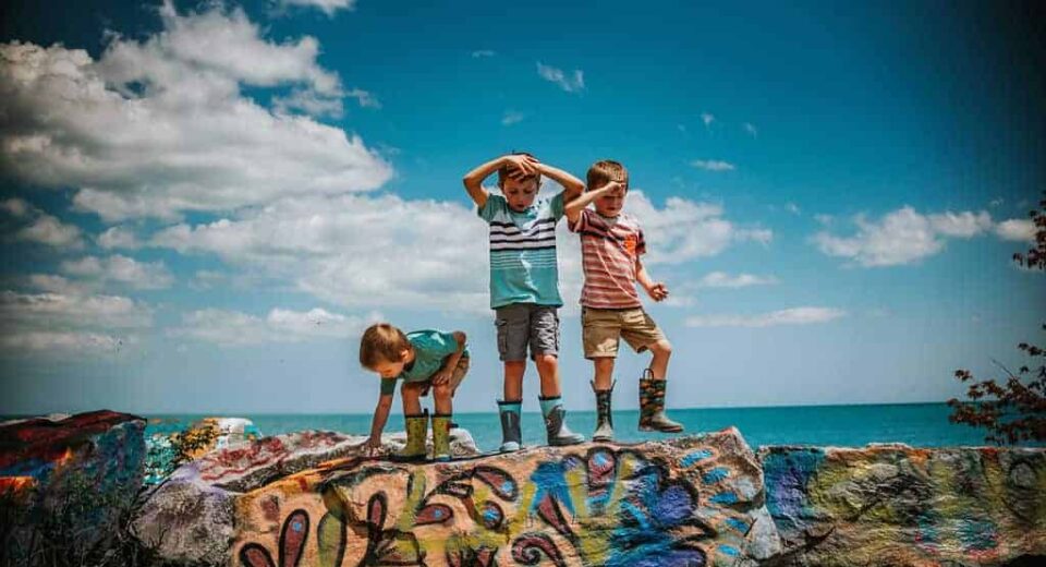 How to Kids Choose Clothes for an Outdoor Adventure