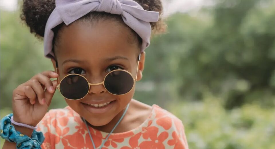 How to Choose Trendy Kids Clothing for Seasonal Transitions