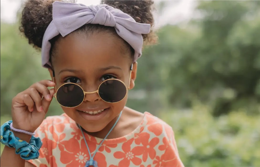 How to Choose Trendy Kids Clothing for Seasonal Transitions