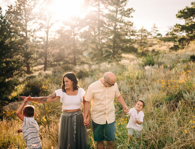 How to Choose the Best Kids Clothing for Family Photos