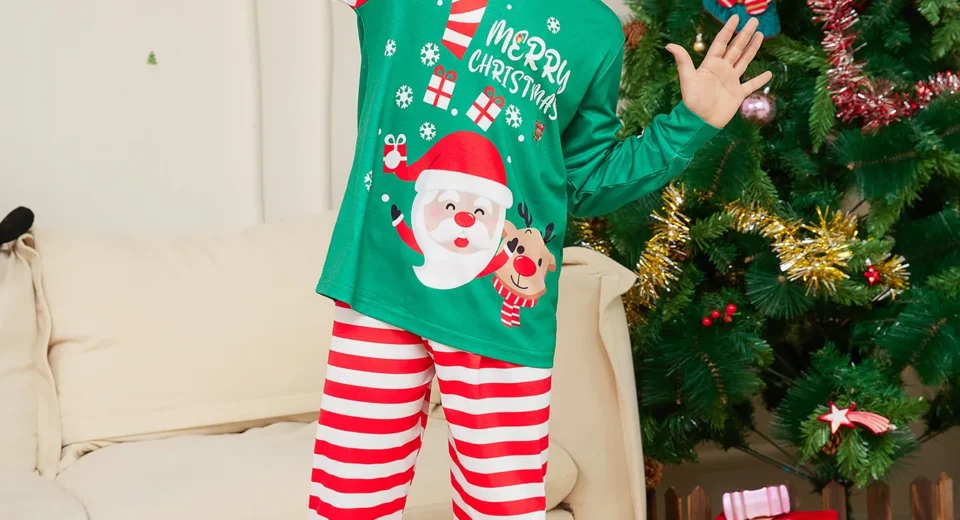 How to Choose Trendy Kids Clothing for Family Photos
