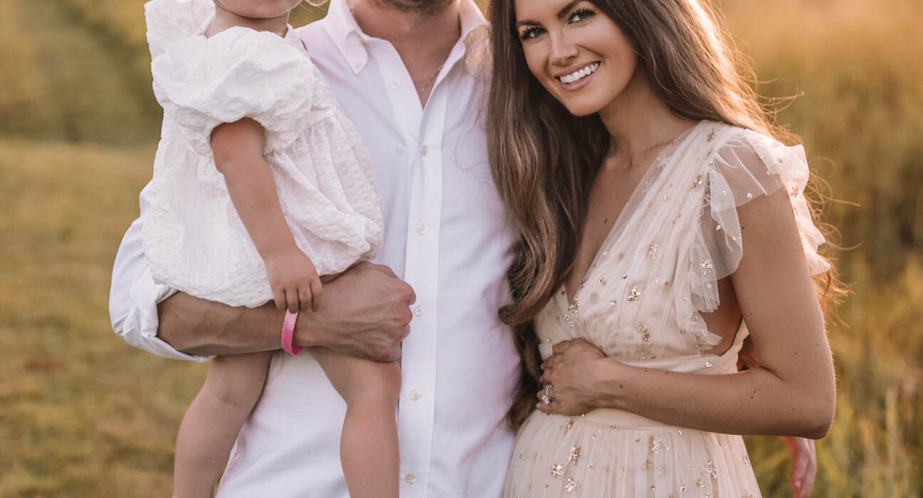 How to Dress Kids for a Family Holiday Photo Shoot