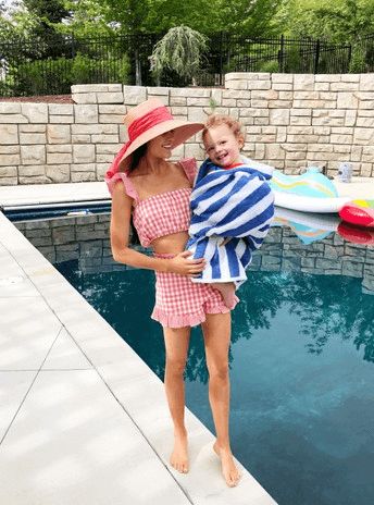 How to Dress Kids for a Summer Pool Party