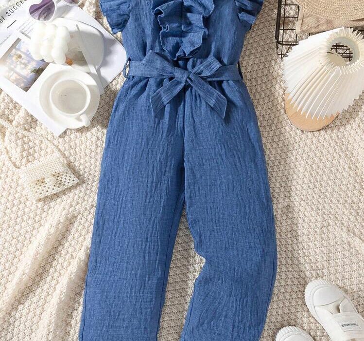 How to Style Kids for a Winter Family Gathering