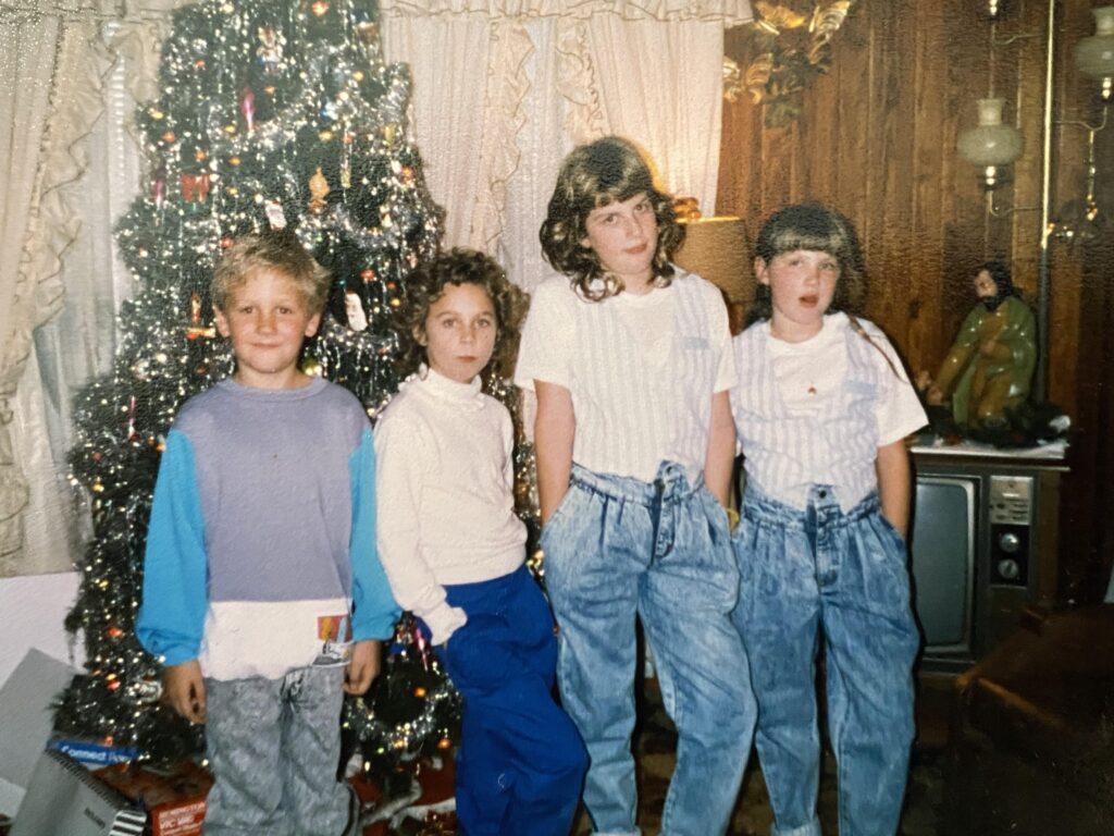 Back to the 90s kids fashion