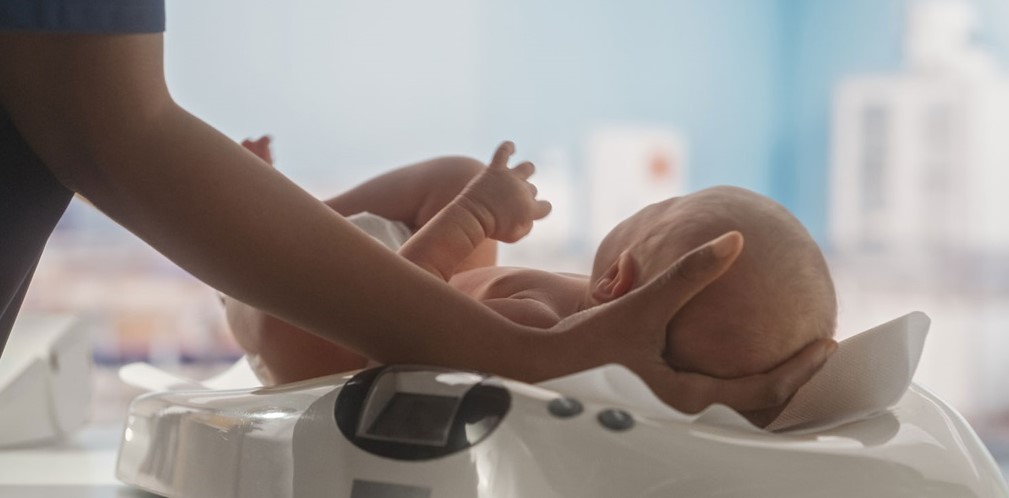 How to Weigh a Baby at Home