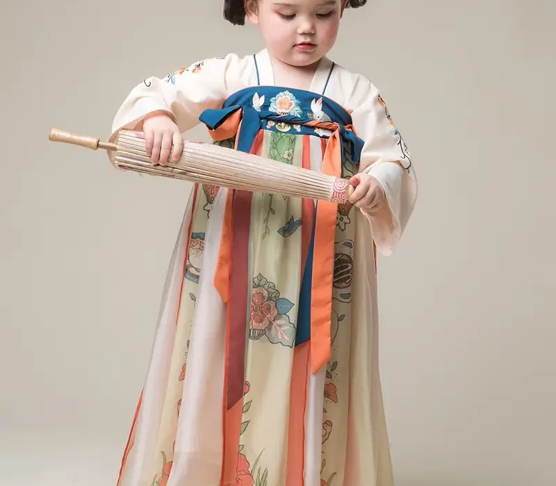 A Guide to Traditional Emirati Kids Clothes
