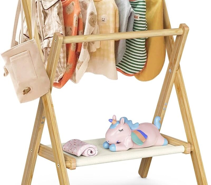 Choosing the Right Hanger for Kids Clothes to Avoid Damage