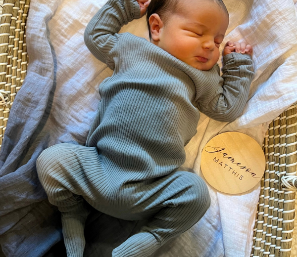 Essential Baby Clothes for First-Time Parents